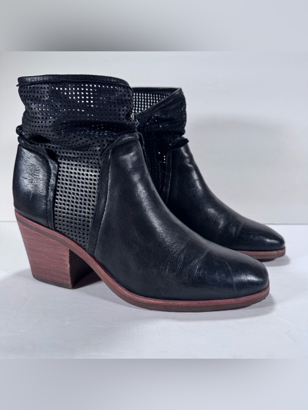 Sofft Chantey Black Leather Stacked Block Heel Ankle Booties Women Size 9M